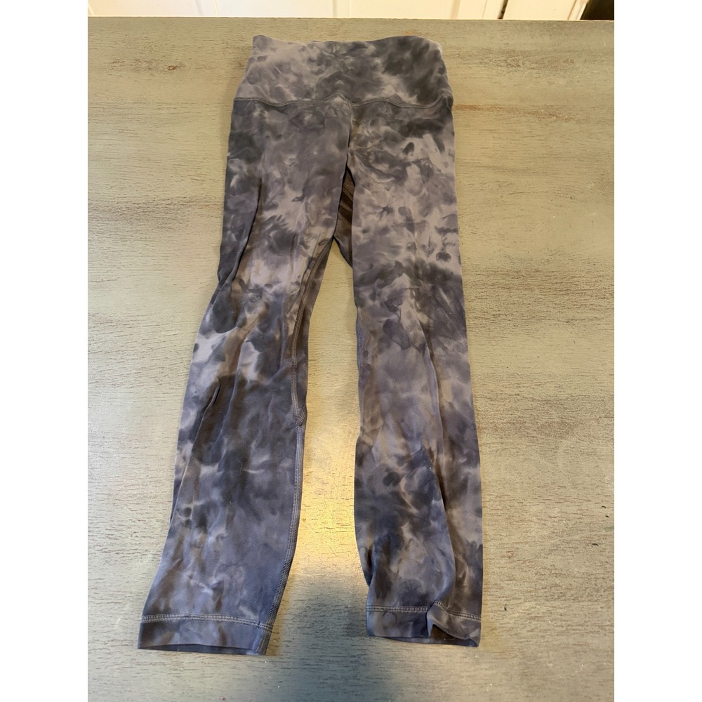 cropped crop black gray LULULEMON athletic yoga pants size 6